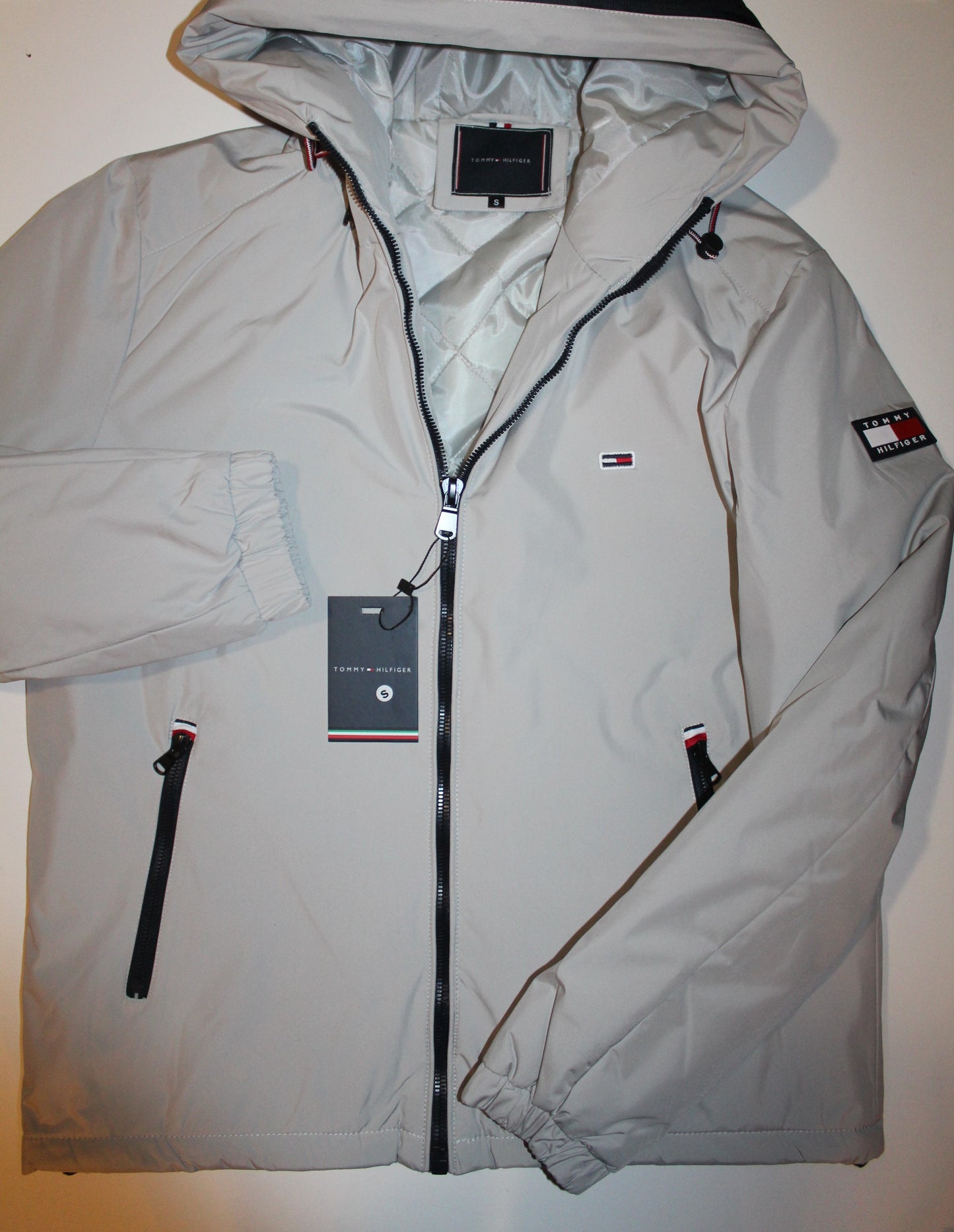 Casaco parka 10 Capuz Tommy Hilfiger  **Oferta especial de 33.00 desconto ! :-)