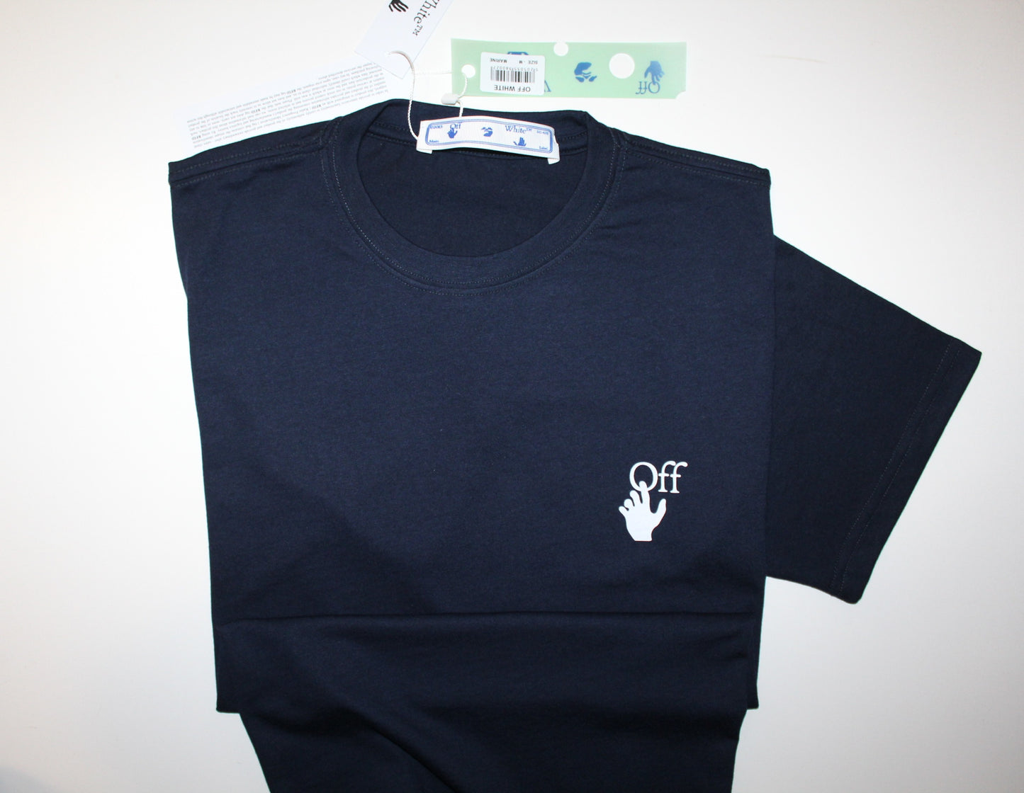 T Shirt 4 Off White **Regular Slim Fit Oferta de 2.90 desconto ! 🙂