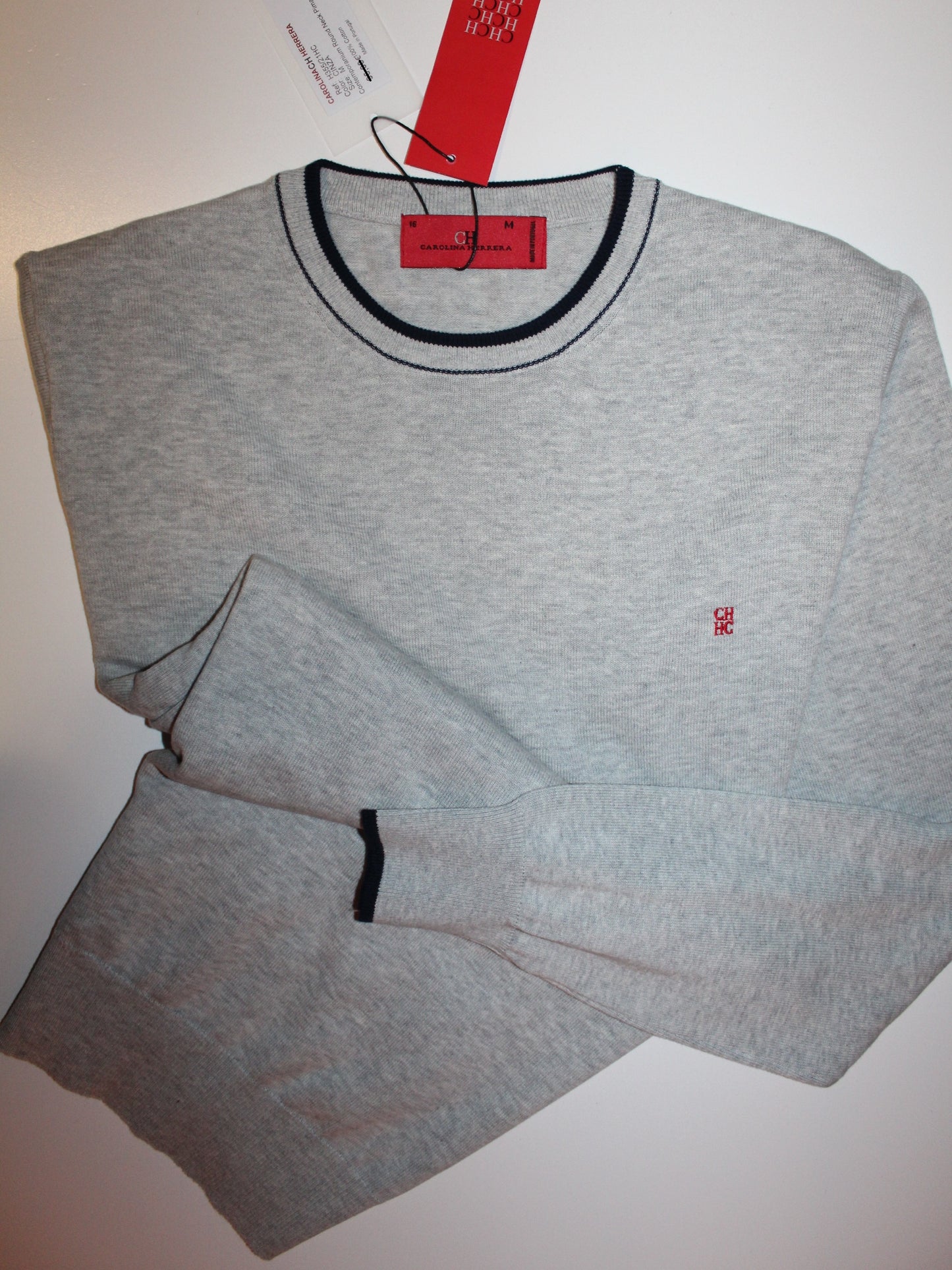 Camisola 5A GR Carolina Herrera Slim Fit  Oferta de 3.90 desconto! 🙂