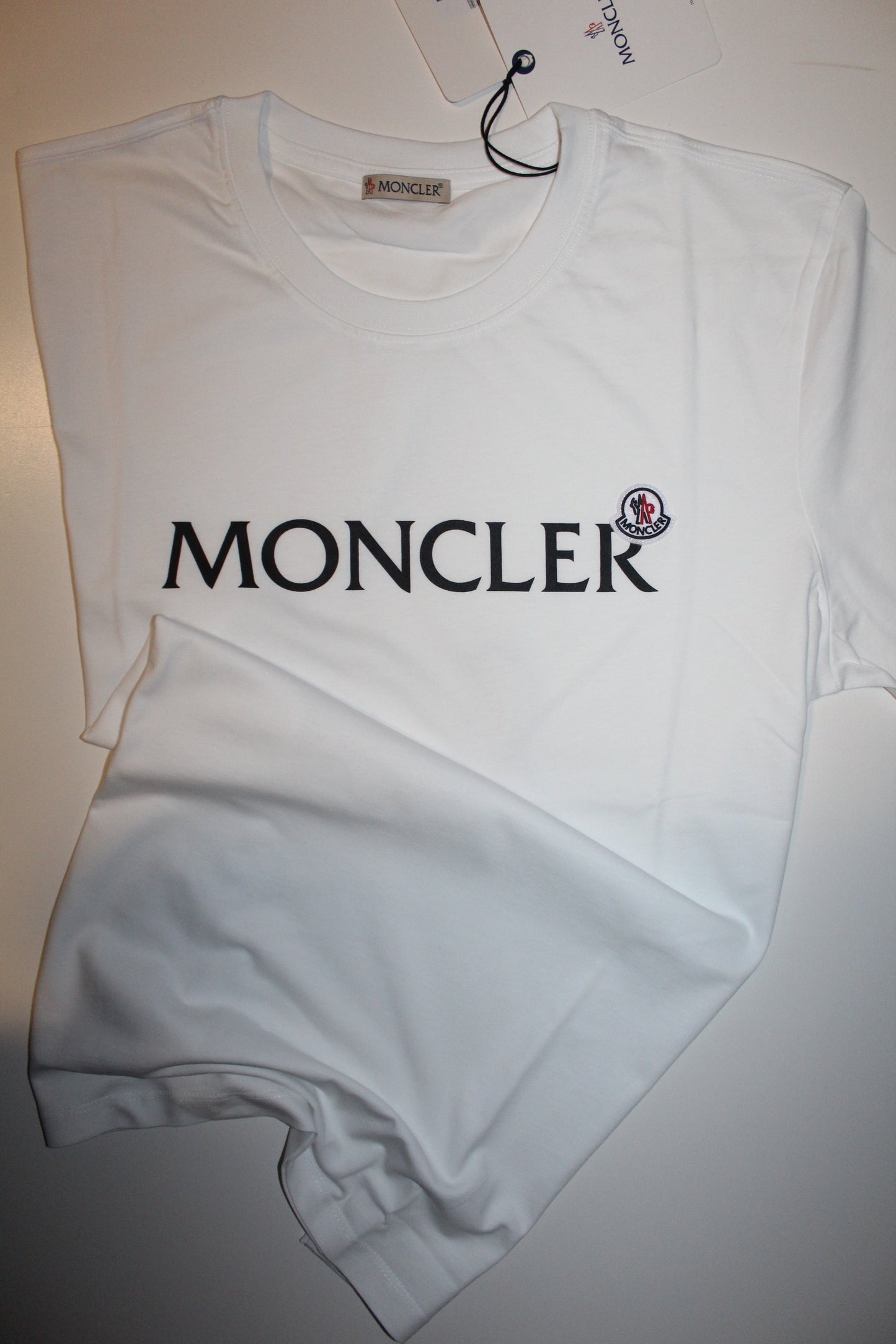 T Shirt 2 Moncler **Normal Size C/ Oferta especial de 9.90 desconto !  🙂
