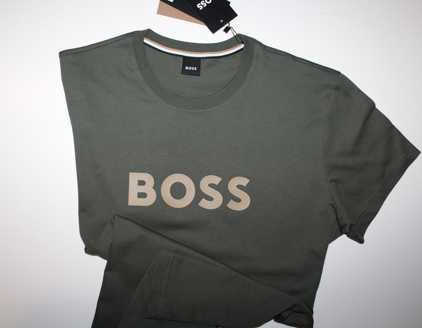 T Shirt 10 Boss Regular Slim Fit **Oferta de 2.90 desconto ! 🙂