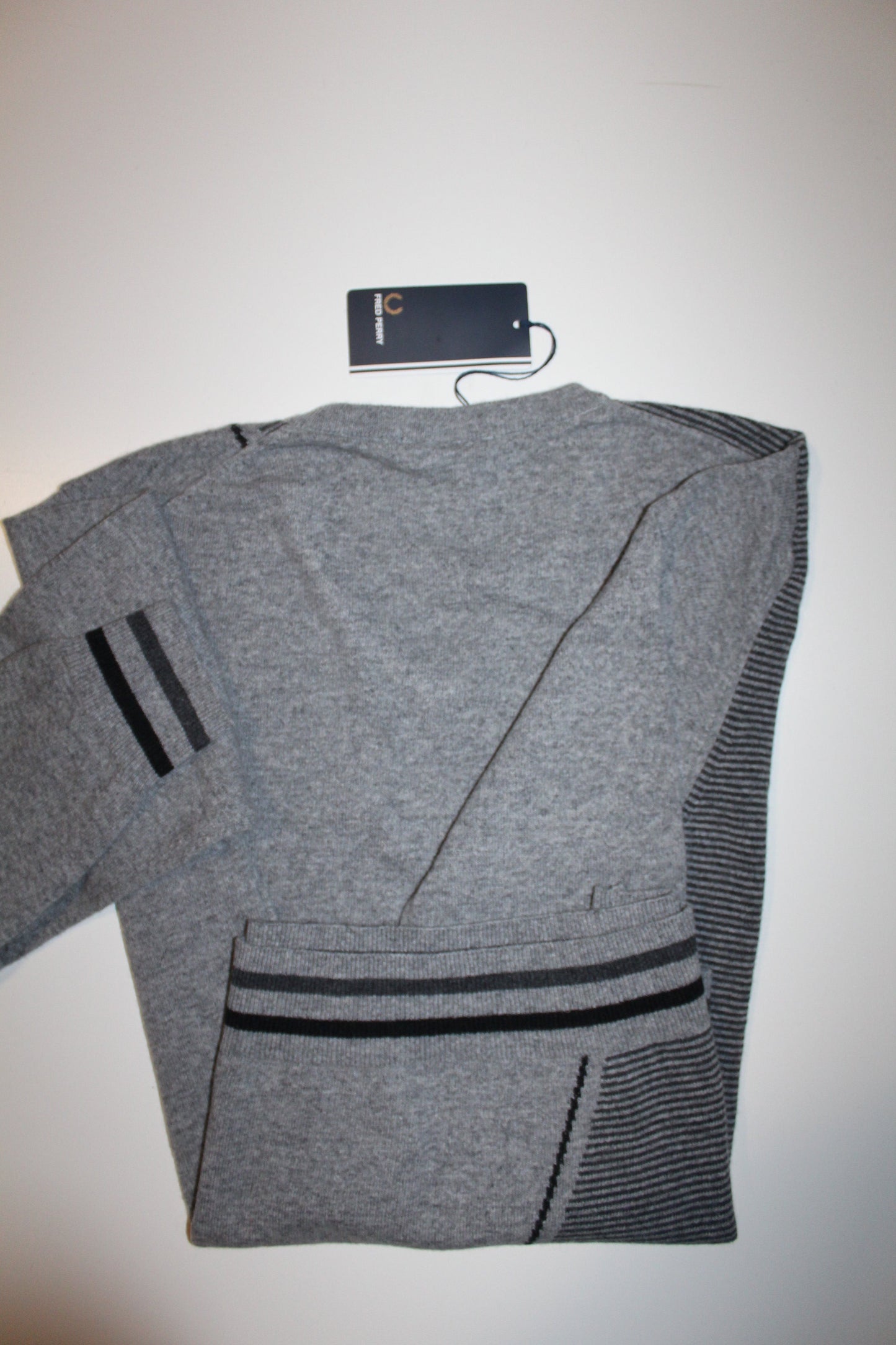 Camisola 16 GV Fred Perry Regular Slim Fit C/ Desconto especial 14.90 euros