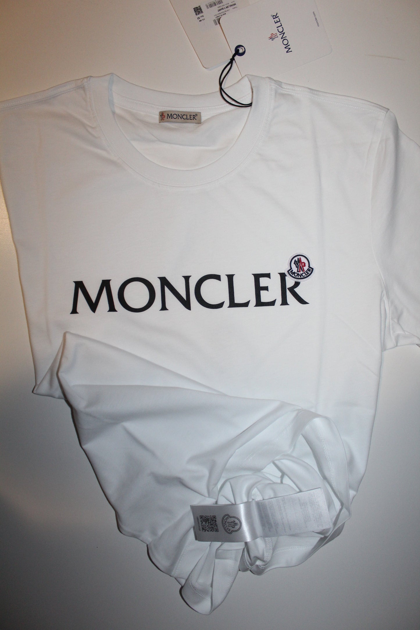 T Shirt 2 Moncler **Normal Size C/ Oferta especial de 9.90 desconto !  🙂