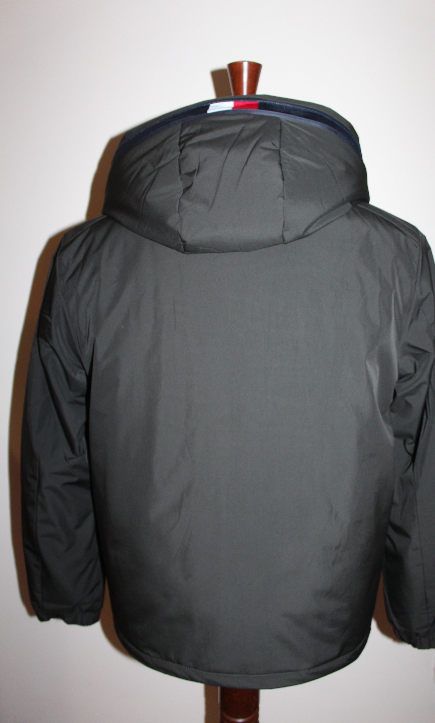 Casaco parka 10 Capuz Tommy Hilfiger  **Oferta especial de 11.90 desconto ! :-)